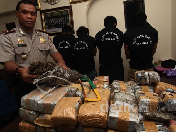 Polisi Sita 40 Kg Ganja dan 15 Gram Sabu