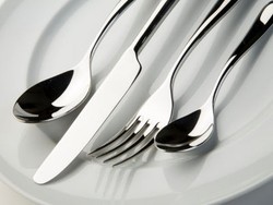 Wah, Berat dan Ukuran Sendok Juga Pengaruhi Rasa Makanan!