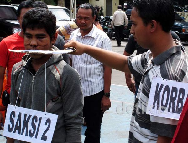 Rekonstruksi Pengeroyokan Malam Tahun Baru