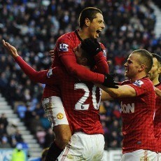 Fergie Puji Van Persie dan Hernandez