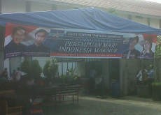 Pasang Spanduk Baksos di Rutan Pd Bambu, Ibu-ibu PD Ingin Temui Angie