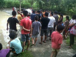 Ditinggal Mencuci, Bocah 2 Tahun Tewas Tenggelam di Sungai