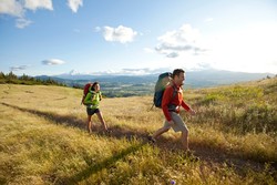 8 Cara Turunkan Berat Badan Sambil Traveling