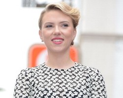 Scarlett Johansson: Pernikahan Tidak Penting
