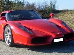 Replika Ferrari Enzo dengan 400 Tenaga Kuda