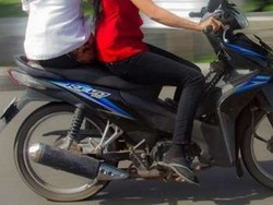 Sekalian Saja Larang Bonceng Wanita