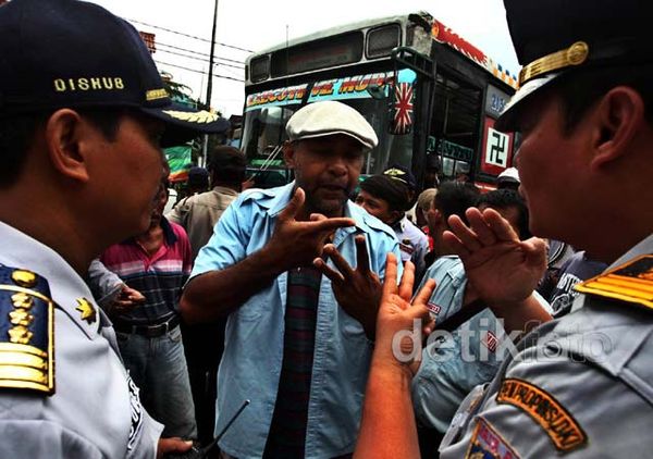 Dishub Disiplinkan Sopir Angkot