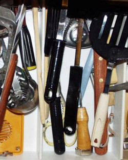 4 Langkah Praktis untuk Merapikan Laci Dapur