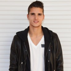 Sibuk Ladeni Fans, Lamela Ketinggalan Bus