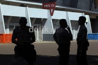 Rencananya ratusan suporter Persija akan berdemo menuntut kejelasan nasib pemain senior kepada manajemen Persija.