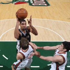 Duncan Inspirasikan Kemenangan Spurs