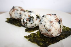 Cobain Rice Ball Korea Yuk!