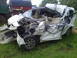 Avanza Tabrak Truk Parkir di Indramayu, 5 Orang Tewas