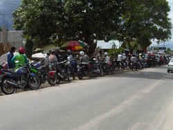 BBM di Palangkaraya Langka Akibat Banjir, Bensin Eceran Tembus Rp 15.000/Liter