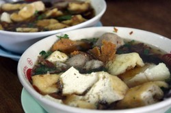 Traveling ke Temanggung, Wajib Coba Nikmatnya Bakso Uleg!