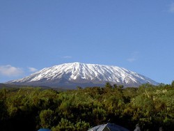 Restoran Pop Up Tertinggi di Dunia Akan Dibuka di Gunung Kilimanjaro