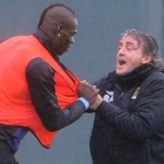 Betapa Ambigunya Sepakbola