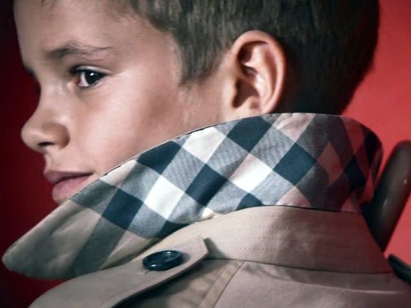 Aksi Anak Victoria Beckham Jadi Model