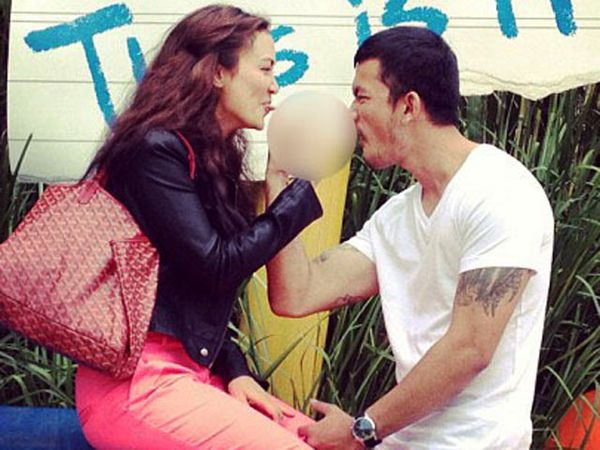 Kemesraan Rio Dewanto & Atiqah Hasiholan di Hong Kong