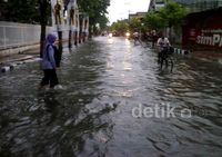 Berjibaku Melawan Banjir di Bojonegoro