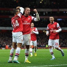 Pertahankan Walcott dan Rekrut Pemain Bintang, Arsenal