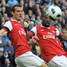 Squillaci-Djourou Bisa Tinggalkan Arsenal 