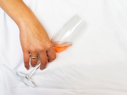 Kurangi Minum Alkohol Agar Ramping dan Bebas Kanker