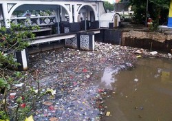 Cerita Petugas Pintu Air Istiqlal Soal Rencana Jokowi Menata Kali