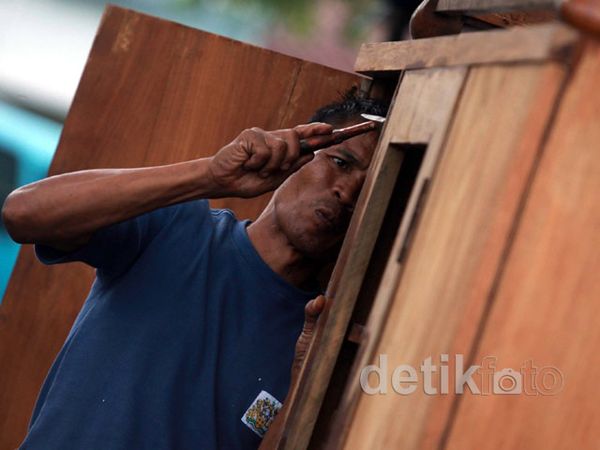 Menyulap Lemari Bekas Menjadi Uang