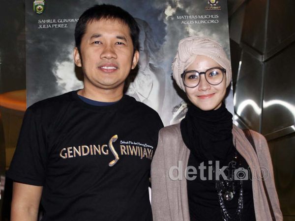 Kebersamaan Hanung dan Zaskia Mecca