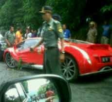 Tabrak Tebing & Tiang Listrik, Ferrari Listrik Dahlan Iskan Rusak Parah