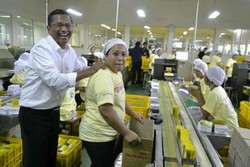 Dahlan Iskan Jadi Tukang Pijit di Pabrik Jamu Semarang