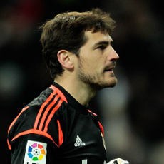 Casillas Lebih Baik dari Buffon di 2012