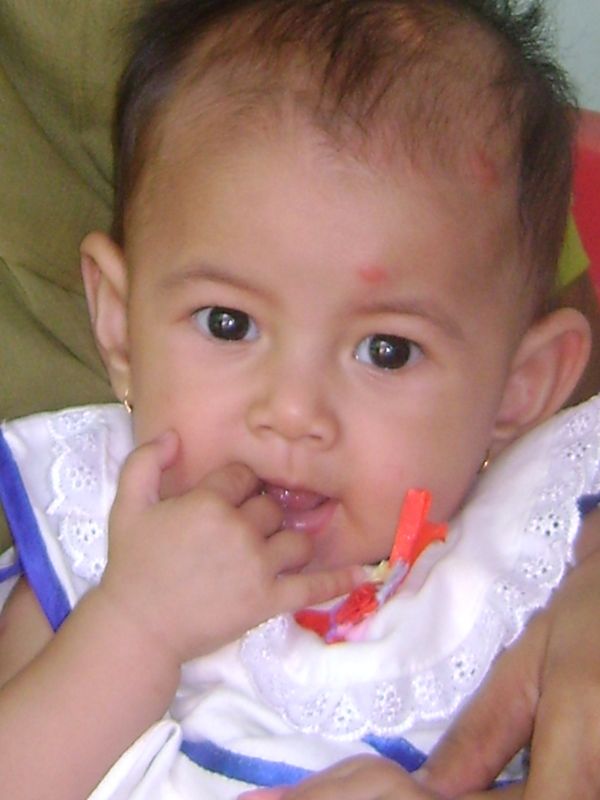 Anandita Violina, 10 Bulan, Perempuan