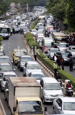 Pelajar Tewas Keracunan Gas di Tengah Banjir & Kemacetan Trans Sulawesi