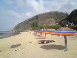 Pantai Pok Tunggal, Surga Tersembunyi di Yogyakarta