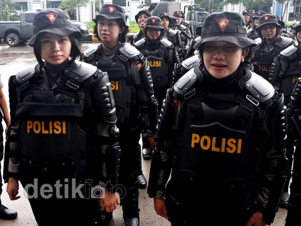 Polwan Anti Huru-Hara Siap Amankan Pilkada Sulsel