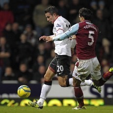 Van Persie Selamatkan MU dari Kekalahan