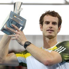 Murray Sukses Pertahankan Gelar