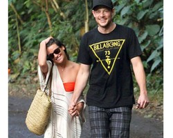 Liburan, 9 Selebriti Ini Pamer Kemesraan di Pantai