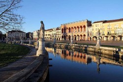 Romantisnya Pagi di Italia