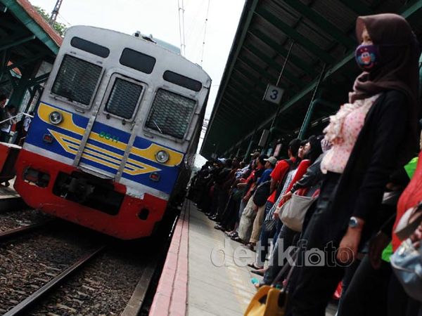 Rencana KCJ Tambah 180 Gerbong