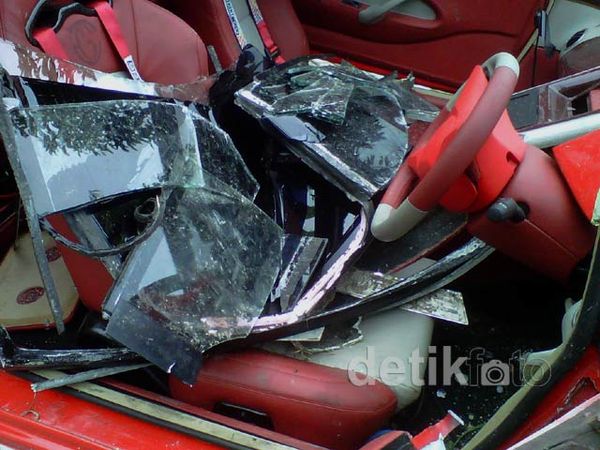 Inilah Tampang Mobil Dahlan Iskan yang Hancur