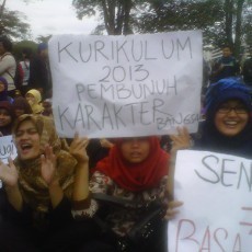 Mahasiswa dan Guru Gelar Aksi Perjuangkan Bahasa Daerah