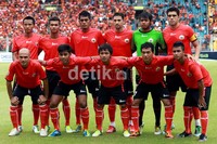 Pemain Persija Jakarta berpose bersama.