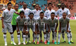 Pemain Persisam Putra Samarinda berpose bersama.
