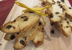 Resep Kue: Cinnamon & Raisin Biscotti