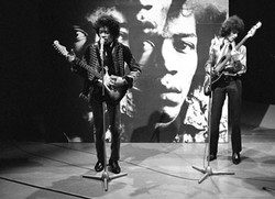 Jimi Hendrix Luncurkan Single Terbaru, Para Penggemar Menyambut Gembira