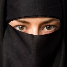 Dinikahkan dengan Pria 90 Tahun, ABG Arab Saudi Kabur