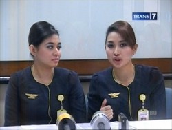 Pramugari Bantu Persalinan di Atas Pesawat